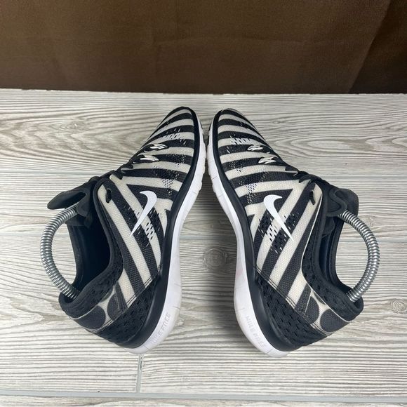 Nike Free Womens TR Fit 5.0 Black White Running Shoes Athletic Sneaker Size 8 - Picture 8 of 9